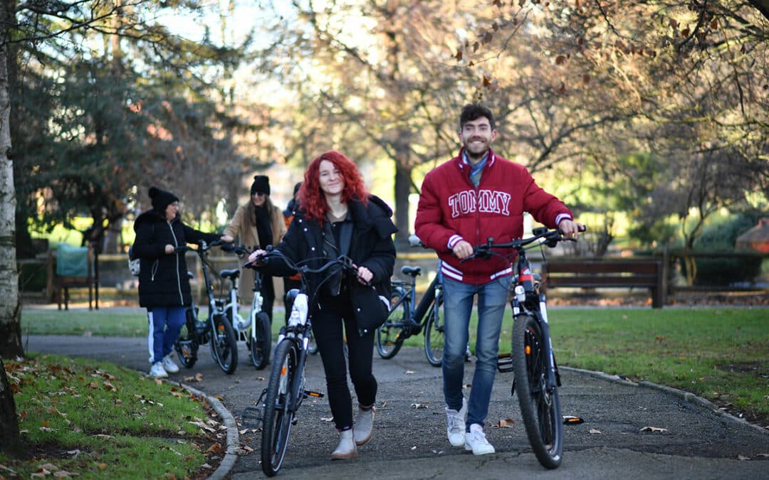 ¿Cuántos kilómetros se pueden hacer con una bici eléctrica?